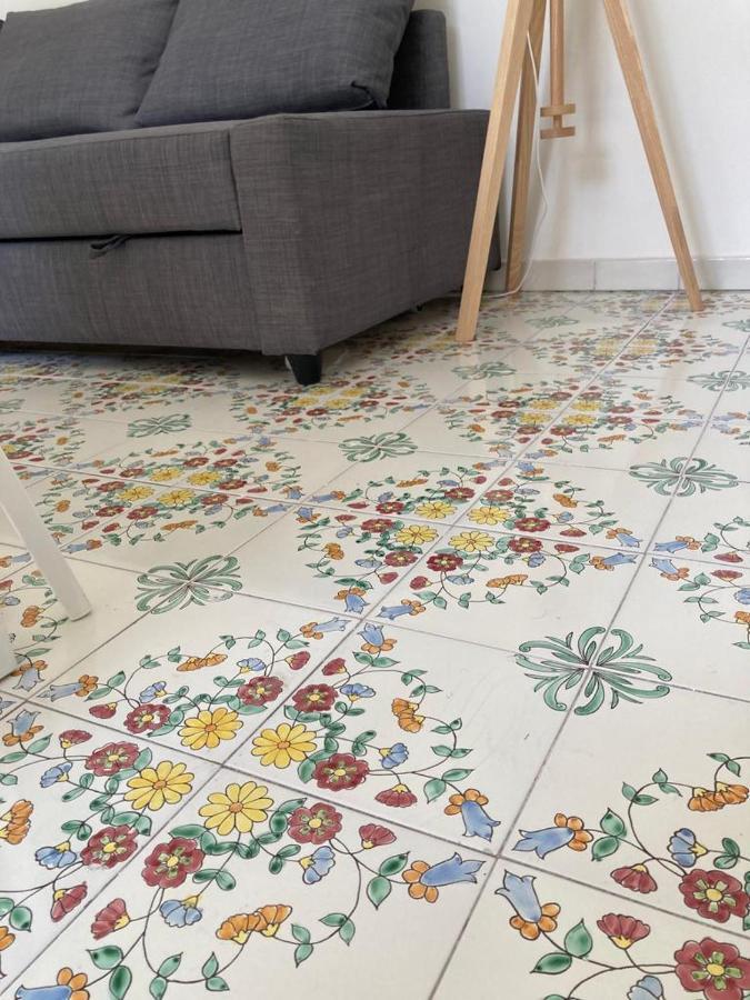 A Casa Di Nonna Ida, Nel Cuore Pulsante Di Napoli Luaran gambar