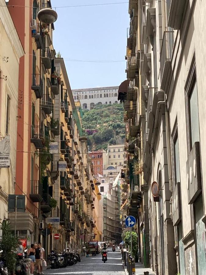 A Casa Di Nonna Ida, Nel Cuore Pulsante Di Napoli Luaran gambar
