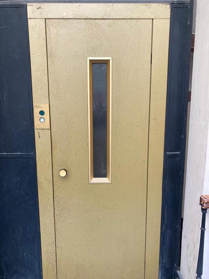 A Casa Di Nonna Ida, Nel Cuore Pulsante Di Napoli Luaran gambar