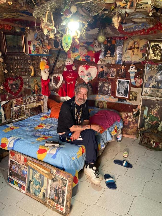 A Casa Di Nonna Ida, Nel Cuore Pulsante Di Napoli Luaran gambar